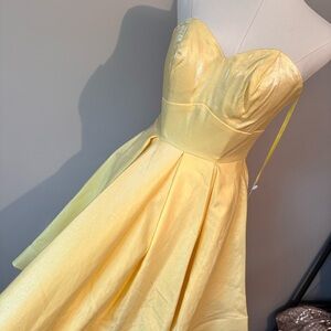 PromGirl Shimmering Yellow Cocktail Dress (Color of the Year)